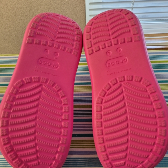 Crocs Platform Pink Clogs - Picture 3 of 4